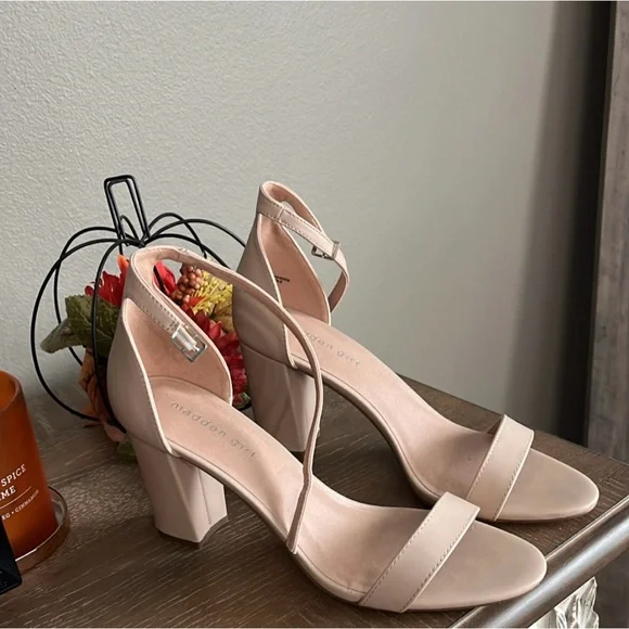 Heels - Picture 1 of 1